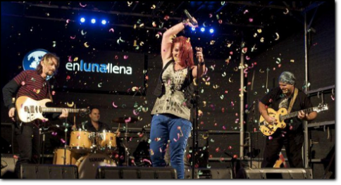 Grupo de pop/rock Lunáti-K en concierto "enLunallena"